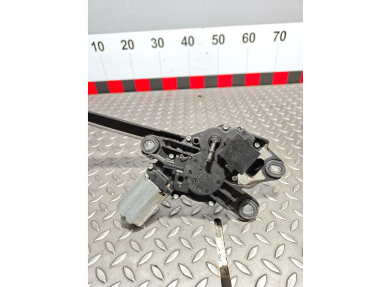 Моторчик заднего стеклоочистителя (дворника) к Volkswagen Golf, 2005г.