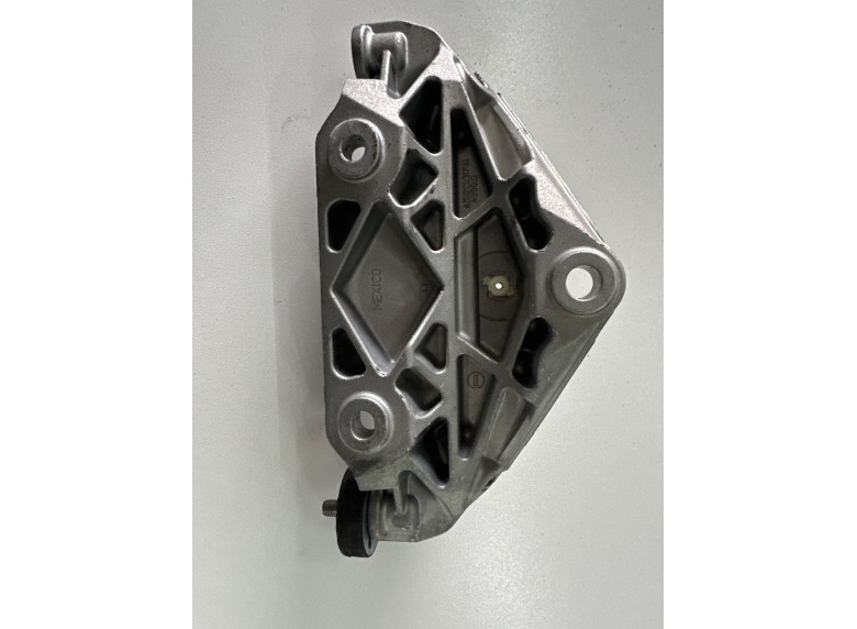 Кронштейн к BMW XM G09, 2023г.