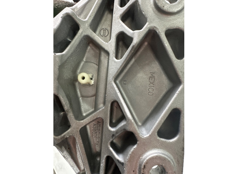 Кронштейн к BMW XM G09, 2023г.