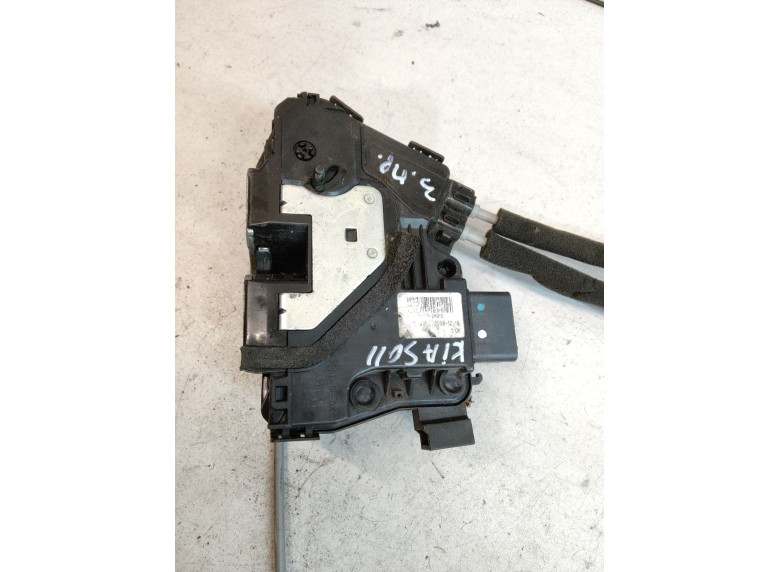 Замок двери задней правой к Kia Soul, 2009г.