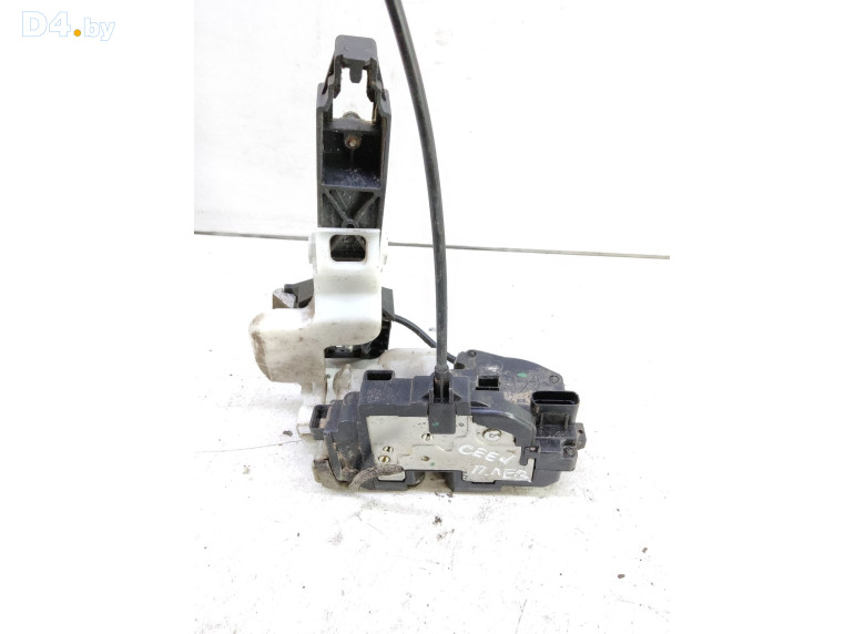 Замок двери передней левой к Kia Ceed 2008 г.