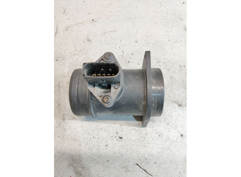 Расходомер воздуха к Volkswagen Passat, 2000г.