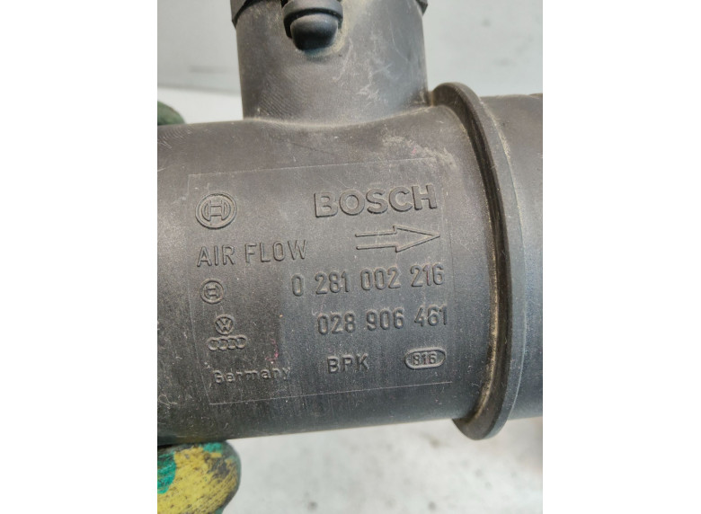 Расходомер воздуха к Volkswagen Passat, 2000г.