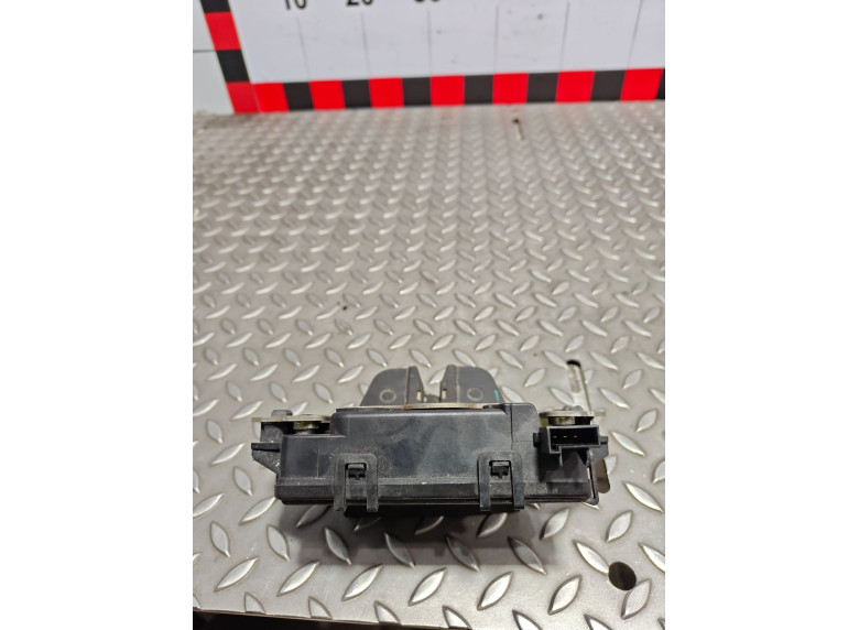 Замок багажника к Opel Astra, 2007г.