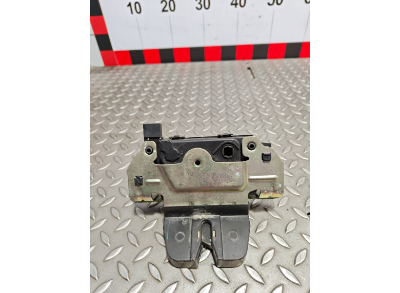 Замок багажника к Opel Astra, 2007г.