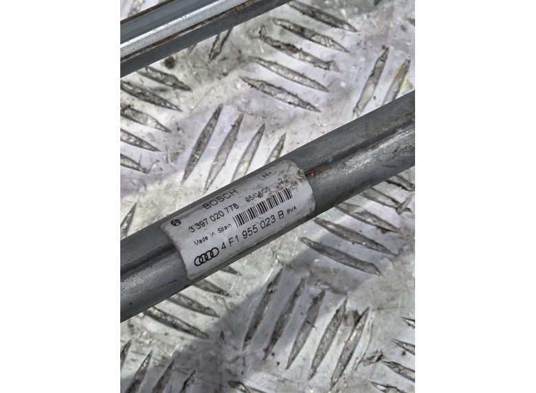 Механизм стеклоочистителя (трапеция дворников) к Audi A6, 2006г.