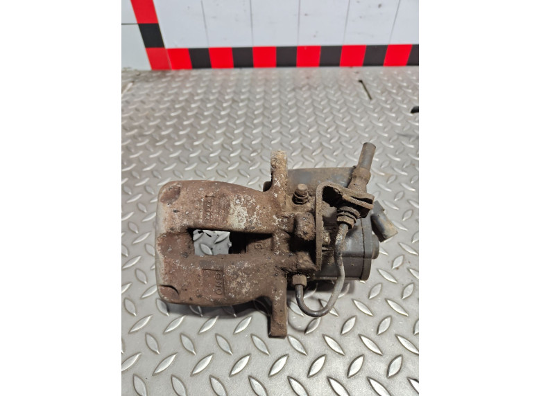 Суппорт задний правый к Volkswagen Passat, 2006г.