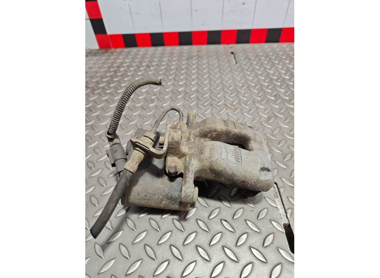 Суппорт задний правый к Volkswagen Passat, 2006г.