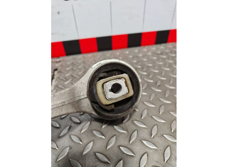 Рычаг передний правый к Audi A6, 2003г.