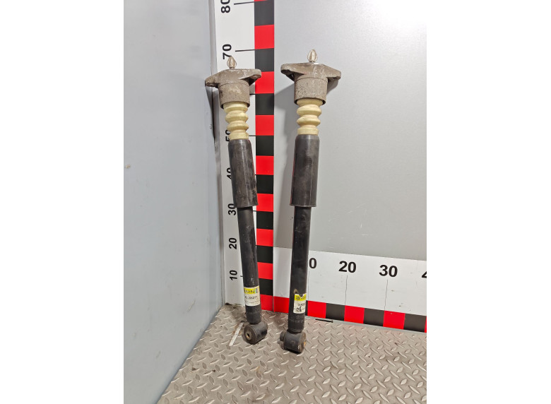 Амортизатор задний к Volkswagen Passat, 2000г.