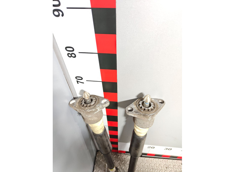 Амортизатор задний к Volkswagen Passat, 2000г.