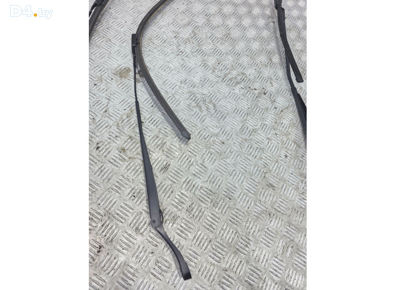 Щеткодержатель (поводок стеклоочистителя, дворник) к Audi Q4SportbackE-tron 2022 г.