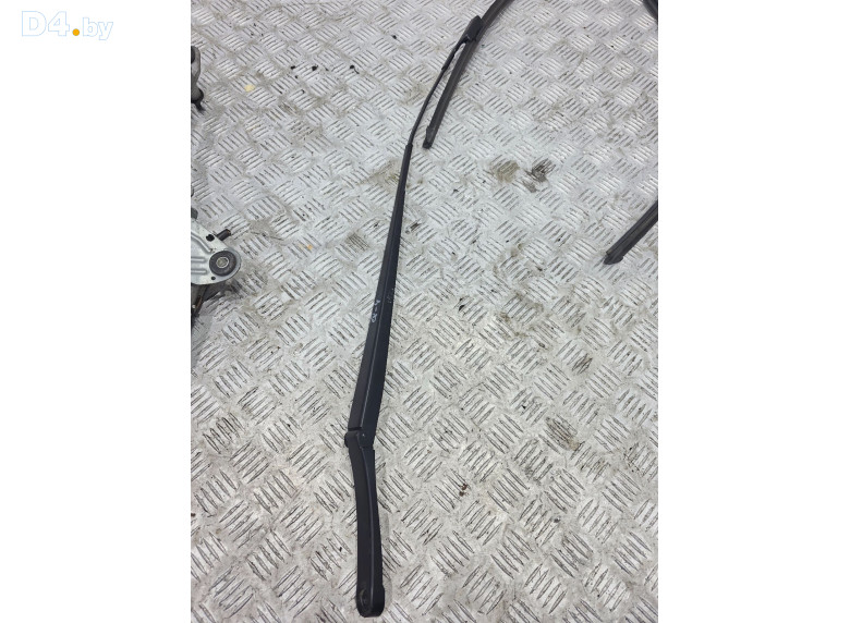 Щеткодержатель (поводок стеклоочистителя, дворник) к Audi Q4SportbackE-tron 2022 г.