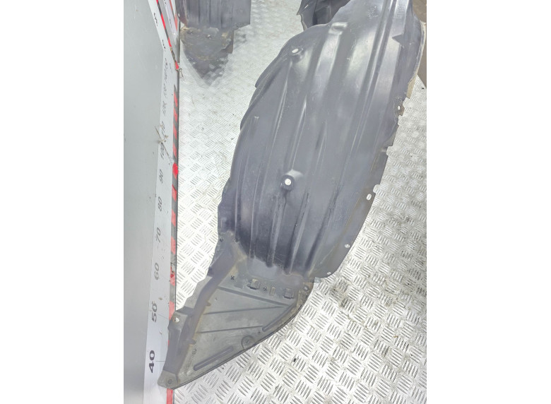 Защита арок передняя левая (подкрылок) к Mazda 3, 2014г.