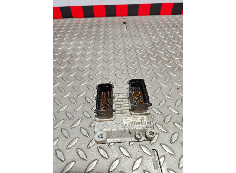 Блок управления двигателем к Opel Astra, 2007г.