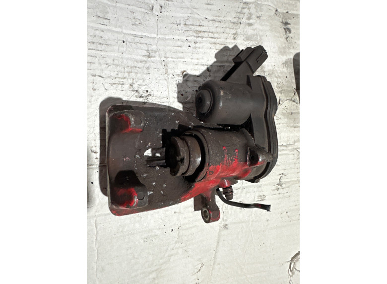 Суппорт задний левый к Renault Grand Scenic, 2009г.