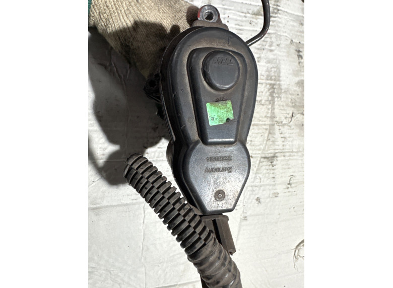 Суппорт задний правый к Renault Grand Scenic, 2009г.