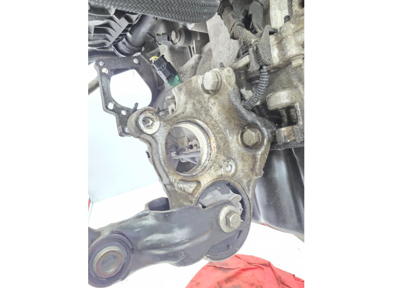 Кронштейн полуоси к Peugeot 5008, 2012г.