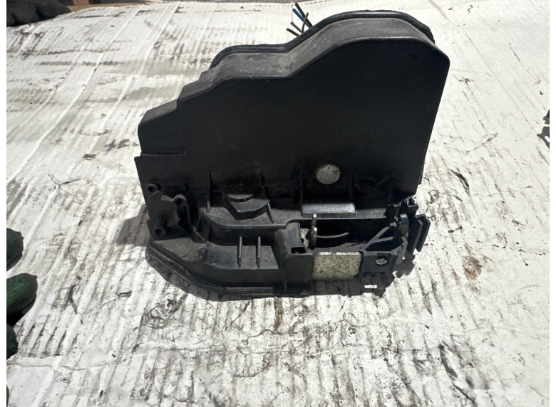 Замок двери задней правой к BMW 5 E60/E61, 2008г.