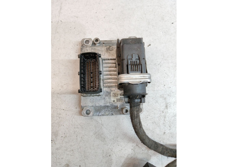 Блок управления двигателем к Opel Astra, 2004г.