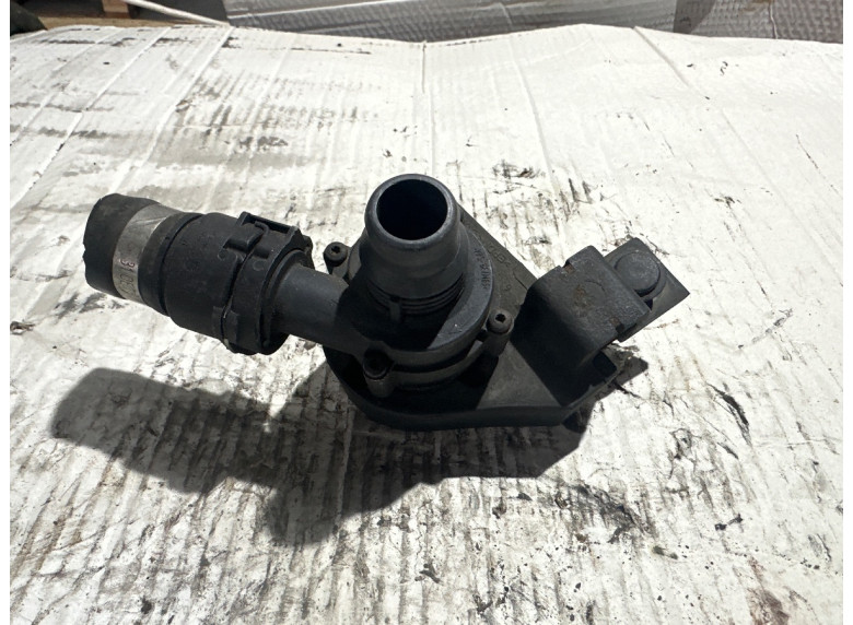 Насос антифриза дополнительный к BMW 5 E60/E61, 2008г.