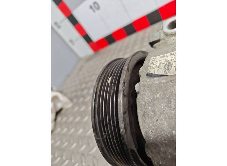 Компрессор кондиционера к Peugeot 5008, 2010г.