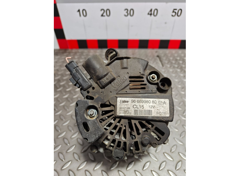 Генератор к Peugeot 5008, 2010г.