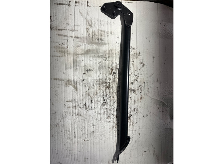 Распорка стоек к BMW XM G09, 2023г.