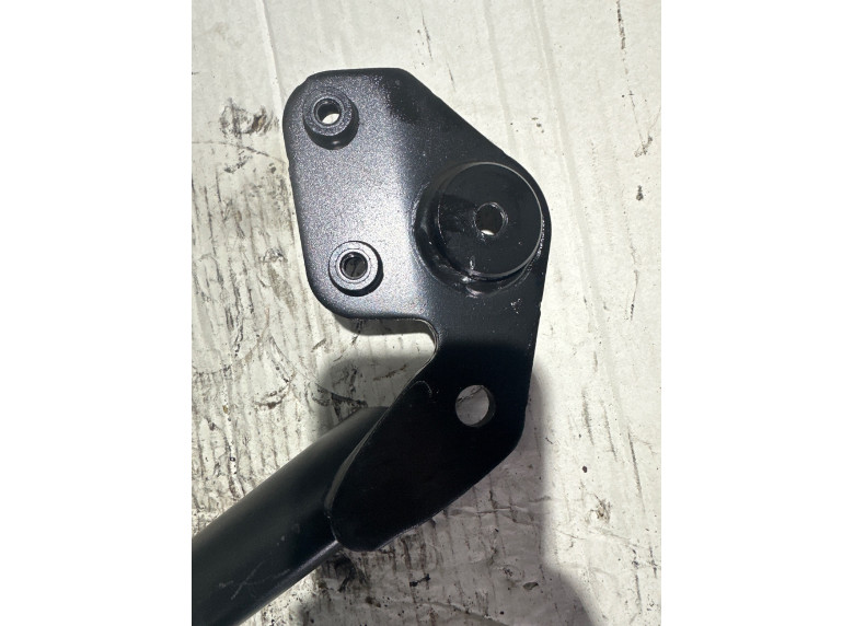 Распорка стоек к BMW XM G09, 2023г.