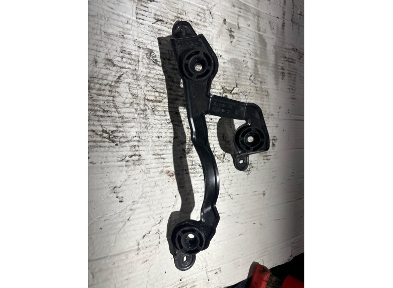 Кронштейн воздушного фильтра к BMW X5 G05, 2023г.