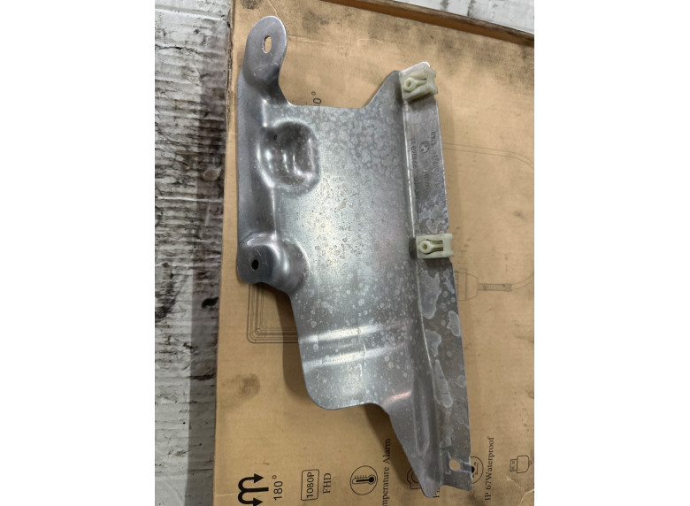 Тепловой экран глушителя к BMW XM G09, 2023г.