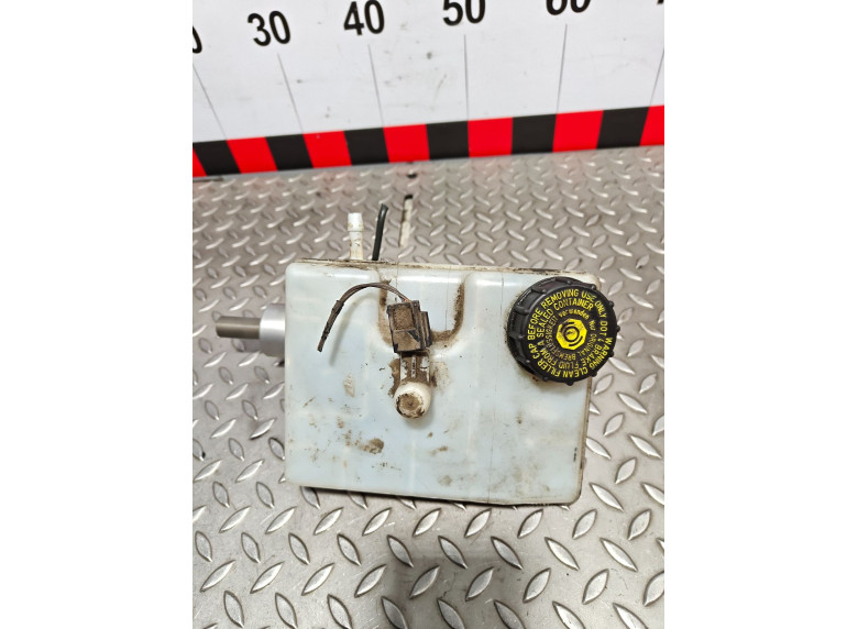 Цилиндр тормозной главный к Renault Master, 2013г.