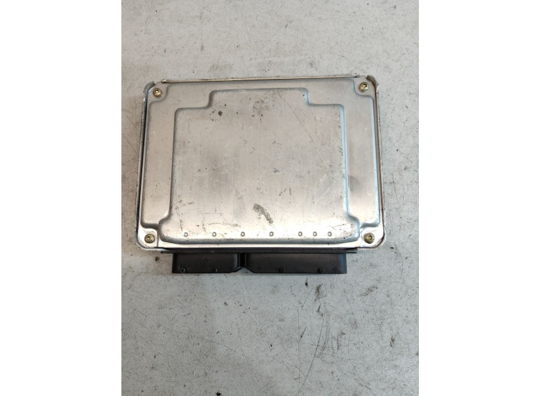 Блок управления двигателем к Audi A4, 2000г.