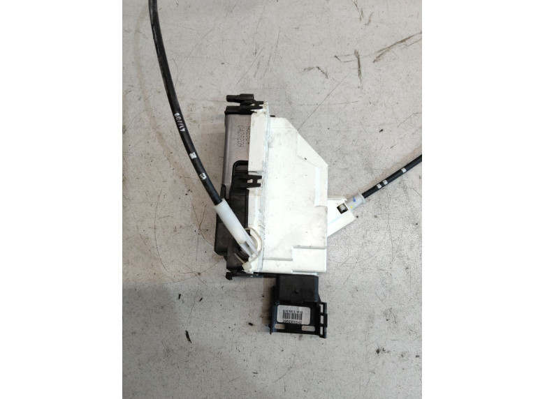 Замок двери передней правой к Citroen Berlingo, 2009г.