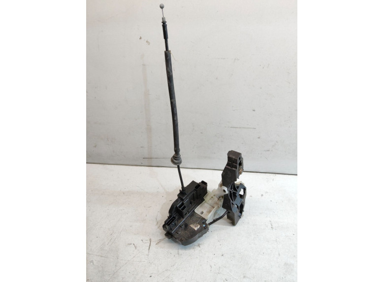 Замок двери передней левой к Kia Ceed, 2008г.