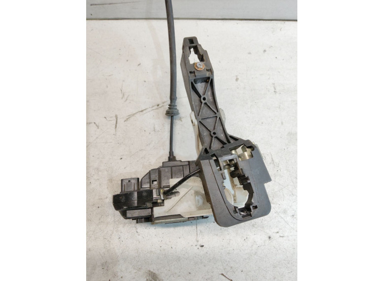 Замок двери передней левой к Kia Ceed, 2008г.