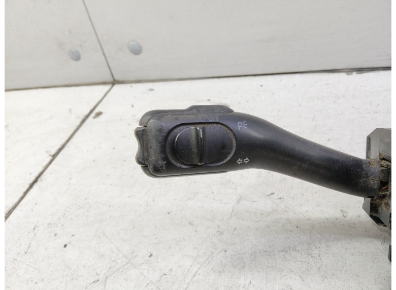 Переключатель подрулевой (стрекоза) к Audi A6, 2001г.