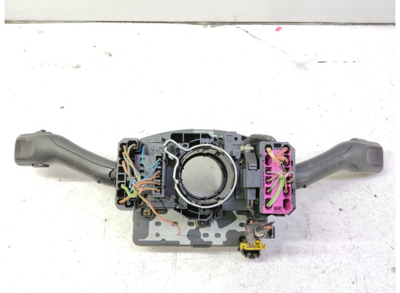 Переключатель подрулевой (стрекоза) к Audi A6, 2001г.