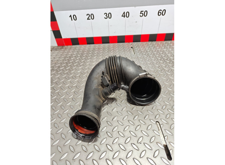 Патрубок турбины к Mercedes C W203, 2005г.
