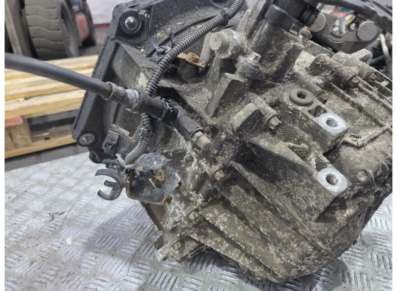 КПП механическая (МКПП) к Opel Zafira, 2008г.