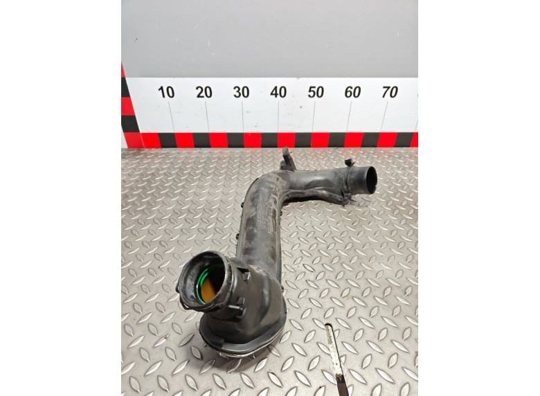 Патрубок интеркулера к Renault Trafic, 2009г.