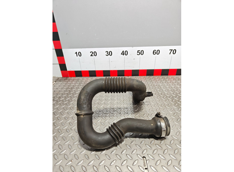 Патрубок интеркулера к Renault Trafic, 2009г.