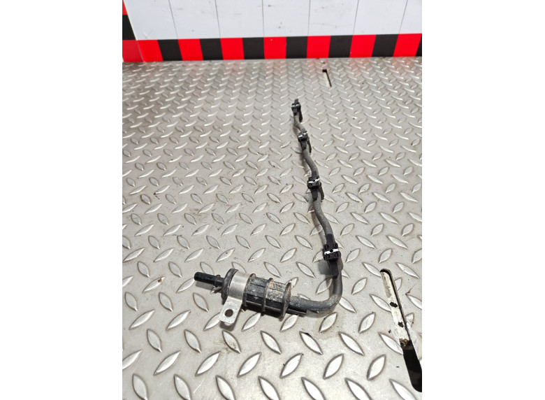 Трубка обратки форсунок к Opel Vivaro, 2009г.