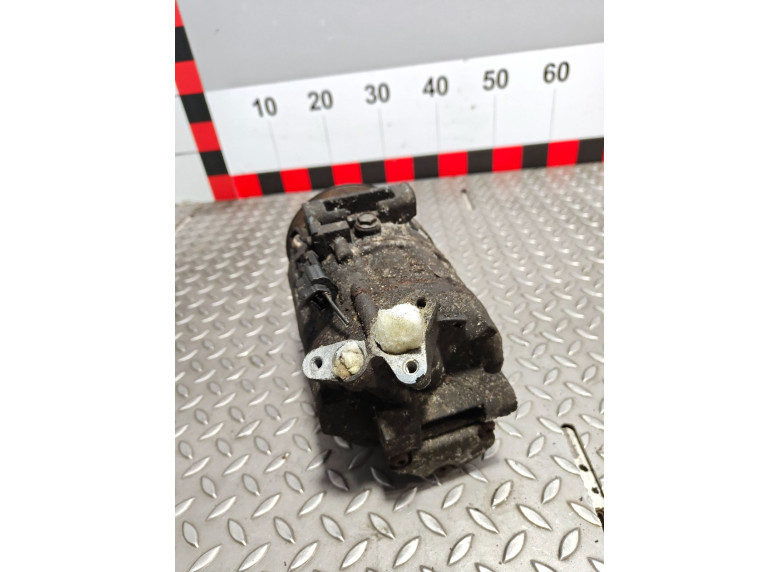 Компрессор кондиционера к Renault Trafic, 2009г.