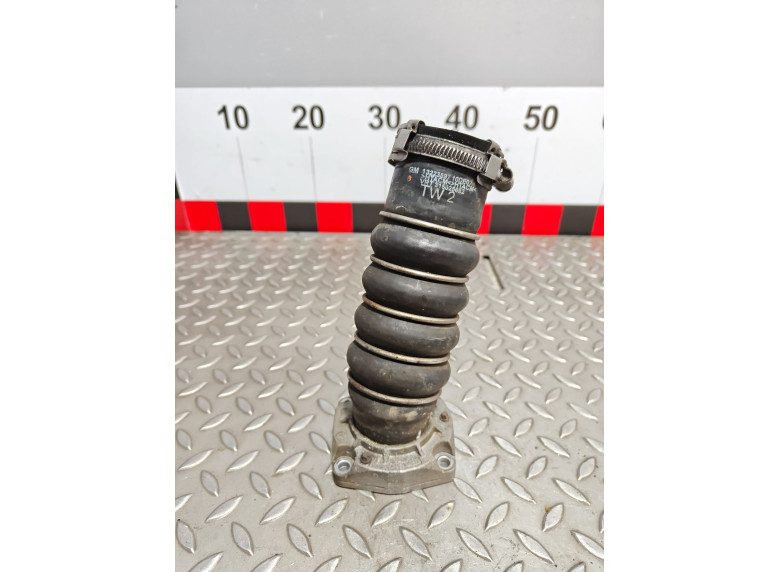 Патрубок интеркулера к Opel Zafira, 2008г.