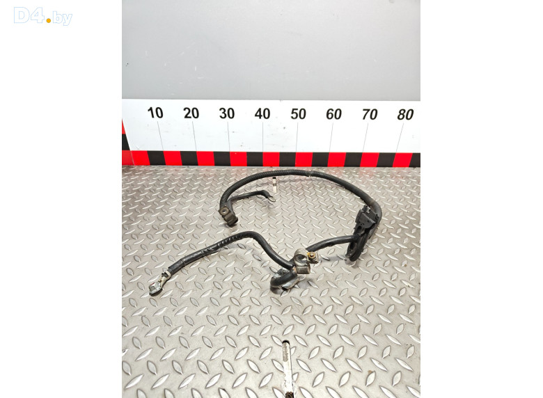 Клемма аккумулятора плюс к Mercedes CW203 2005 г.