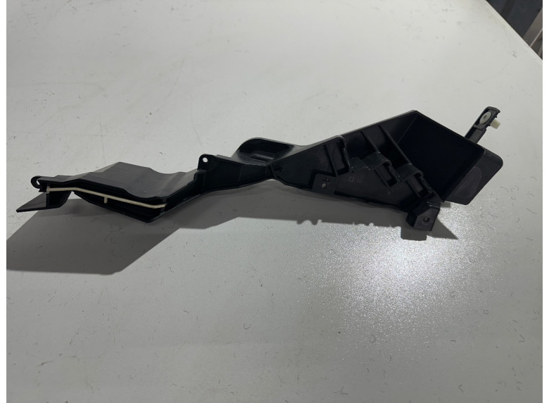 Кронштейн к BMW XM G09, 2023г.