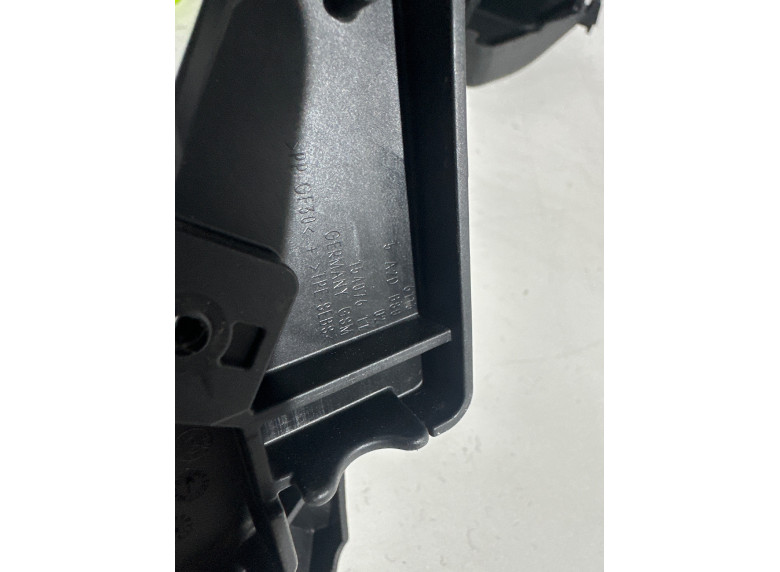 Кронштейн к BMW XM G09, 2023г.