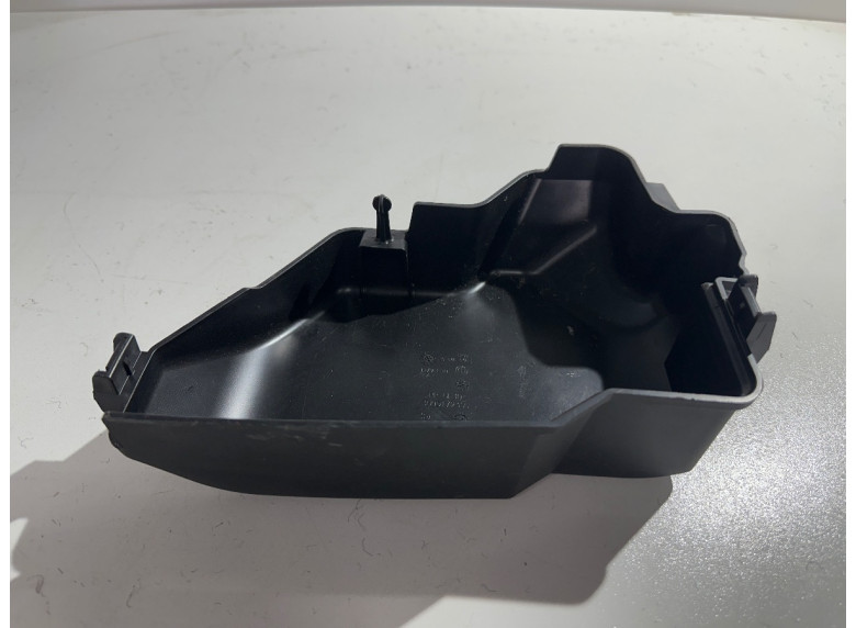 Крышка блока предохранителей к BMW XM G09, 2023г.