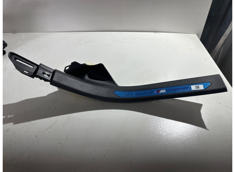 Накладка на порог внутренняя задняя правая к BMW XM G09, 2023г.